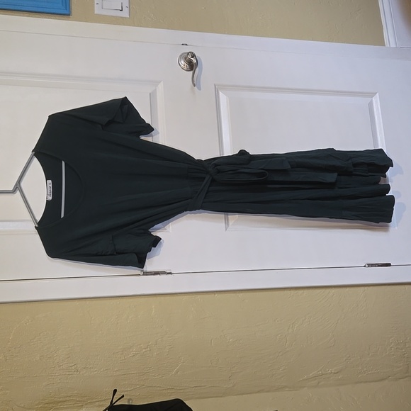 Levaca Womens XL Dark Green Petal Sleeves Belted Ruffle Hem Dress NWT - Picture 1 of 6